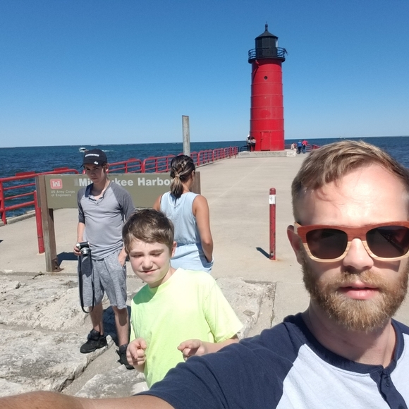 Meet your Posher, Chris - Picture 6 of 7